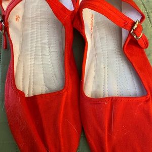 Red Chinese Mary Jane snows. Adult Sz 8 1/2